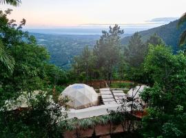 Romantic Glamping Dome with Epic Mountain Views，位于哈拉瓦科阿的酒店