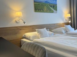 Hotel ROSE Břeclav，位于布热茨拉夫的酒店