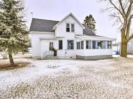 5 Mi to Point Beach State Forest Home with Fire Pit