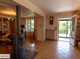 Maison indépendante avec parc privé à Laissac，位于Laissac的酒店