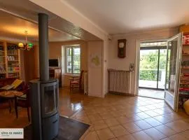 Maison indépendante avec parc privé à Laissac