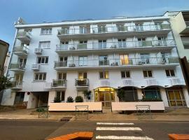 Aparthotel New Palmarium，位于阿梅利莱班帕拉勒达的酒店