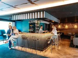 龙诺莱斯诺富特酒店