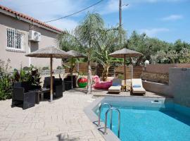 Villa Dionysia Studio S2，位于阿利卡纳斯的酒店