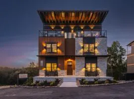 The Great Escape! Sleeps 26 - Sky Deck - Arcade - Golf - Waterpark
