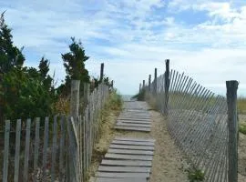 Oceanfront Beach Badgesequipment Wifi Decks Hot Tub Outdoor Shower