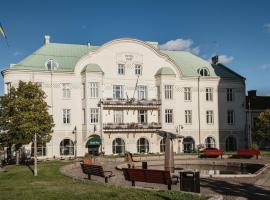 Home Hotel Post，位于奥斯卡港的带停车场的酒店