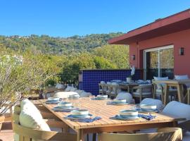 Hôtel CASABELLA Cannes Mouans Sartoux，位于穆昂萨尔图的酒店