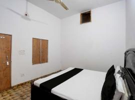 OYO HOTEL SKY Blue，位于阿里格尔的酒店