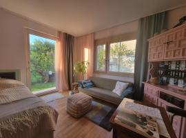 Garden studio with kitchenette，位于毛特恩的酒店