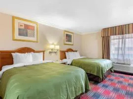 彭德尔顿营地海滨品质套房酒店