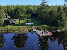 Lakehouse med bastu, egen brygga och roddbåt