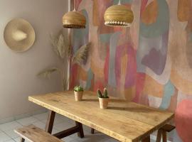 Gîte Minimalist indépendant au calme，位于科芒特里的酒店