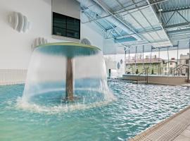 塔林梅丽顿雷迪森丽柏会议Spa酒店，位于塔林的带停车场的酒店