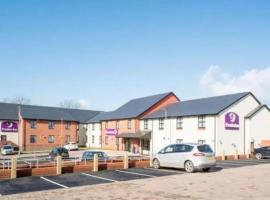 Premier Inn Haverfordwest - North/A40，位于Haverfordwest的酒店