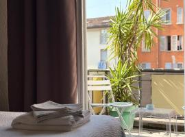 Forum Guest House FITNESS & FREE Parking，位于帕尔马的酒店