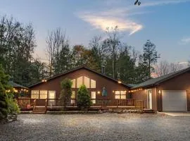 Relaxing Pocono Stay Near Lake with Hot Tub & BBQ