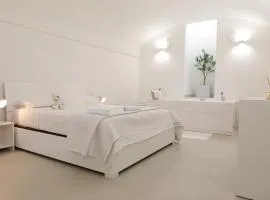 Suite tra Travi Antiche & Idromassaggio - Lusso Moderno nel Cuore di Terracina - 10' dal Mare - Wifi