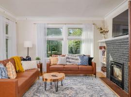 Family Downtown Mansion - Sleeps 13，位于阿普尔顿的酒店