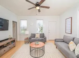 Downtown 2 Bedroom Home - Office