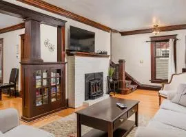 5 Bedroom Family Home - UWSP Walkable