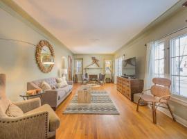 Downtown Oasis Family Home - Lawrence University PAC College Ave，位于阿普尔顿的酒店