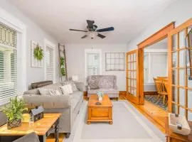 Spacious Downtown Character Home - 4 bedroom 3 bath Lawrence University College Ave