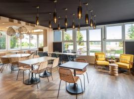 Sure Hotel by Best Western Dole，位于多勒的带泳池的酒店