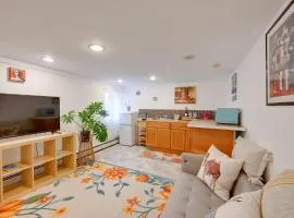 1 Mi to Long Beach! Relaxing Canal-Front Getaway