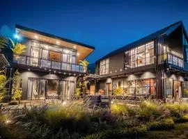 Lake-Front Luxury Villa