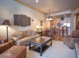 Palisades Lodge Suite 307