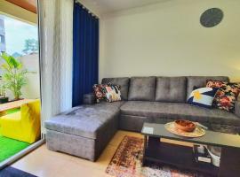 Luxury Pool view Apartment w Jacuzzi by Mirabella，位于马普萨的酒店