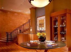 莫卡拉Spa酒店，位于圣安东尼奥的带热水浴缸的酒店