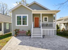 Walk to Historic Chestertown Dog-Friendly Retreat，位于切斯特顿的酒店