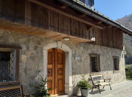 4 Elements Glamping & Apartments，位于布莱德的酒店