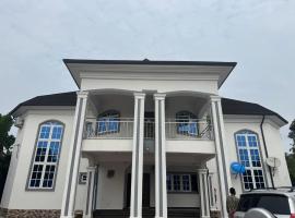 Golden Lily Hotels，位于乌约的酒店