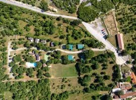 2 Bedroom Cozy Stacaravan In Obrovac