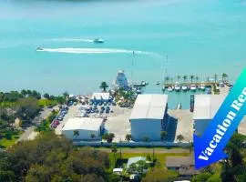 6BR Triplex – Walk to Marina & Lighthouse Grill