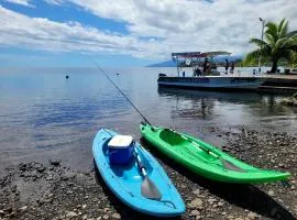Studio Tropical - climatisé - vue mer et montagnes - canoes et paddle offerts ! Teahupo'o Lodge Tahiti