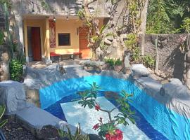 ATB Hostel，位于罗威那的酒店