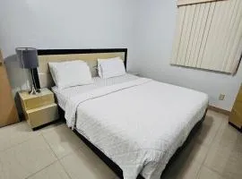 Peaceful 1 bedroom, 1 bathroom at Joe's Place