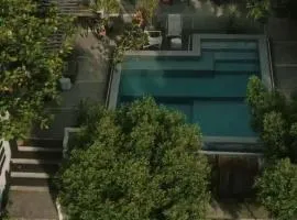 Eliseos Bed & Kitchen