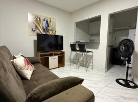 Casa rosa - conforto com split, wifi e água quente，位于贝伦的酒店