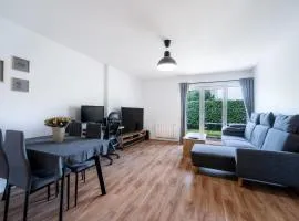 Chez Adrien au Haillan Appt rez de chaussée jardin