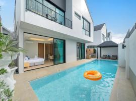Wanila Bangtao Brand New Luxury Modern Pool Villa Laguna Phuket，位于他朗的酒店