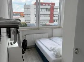 Nujen- Hotel und Apartment Stuttgart Zuffenhausen