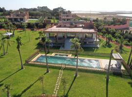 Villa Royal Paradise - Pool, Football, Tennis, Cinema，位于Sidi Bibi的酒店