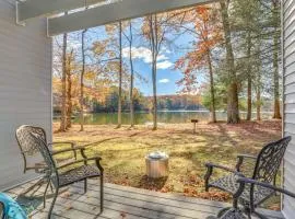 Steps to Lake Tanglwood Tranquil Wooded Retreat