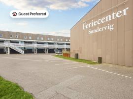 4 star holiday home in Ringkøbing-By Traum，位于灵克宾的酒店