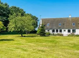 2 Bedroom Beautiful Home In Bogense